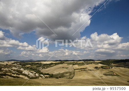 relaxing landscape of tuscan rural area in a beautiful day relaxing landscape of tuscan rural area in a beautiful day 9557500
