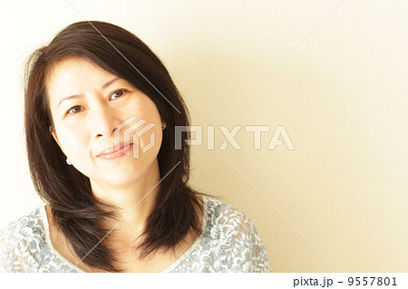 ５０歳の女性の写真素材 9557801 Pixta