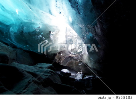 アイスランド 氷の洞窟 9558182