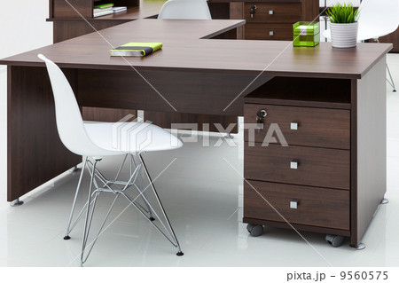 tables and chairs 9560575