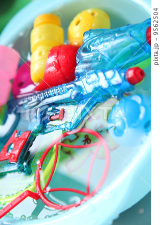 夏のおもちゃ 9562504