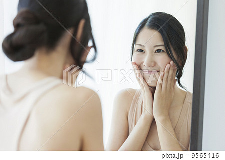 女性のビューティーシーン 女性のビューティーシーン 9565416