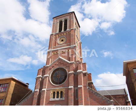 ベルギー　ラ・ルヴィエール　教会 9566834