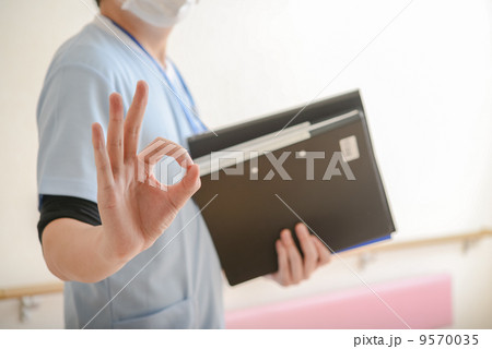 OKする看護師・介護士 OKする看護師・介護士 9570035