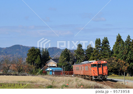 城端線普通列車 9573958