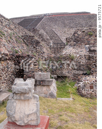 メキシコ・テオティワカン 太陽のピラミッド メキシコ・テオティワカン 太陽のピラミッド 9575721