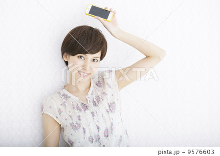 若い女性 若い女性 9576603