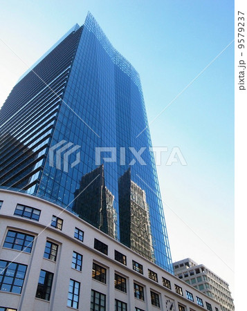 オフィスビル 9579237