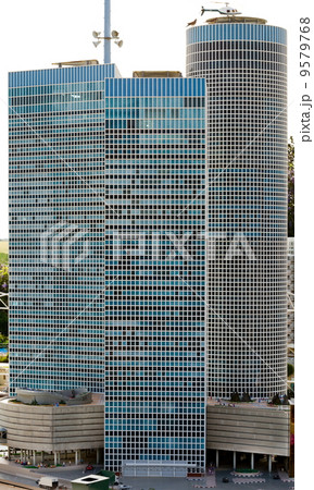 Azrieli Skyscraper 9579768