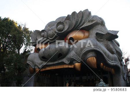 難波八坂神社の獅子舞台 9580683