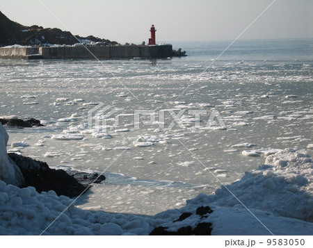 流氷と灯台 流氷と灯台 9583050