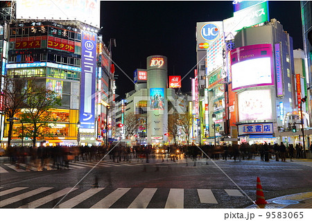 渋谷スクランブル交差点の写真素材