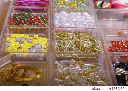 set of different beads 9583272