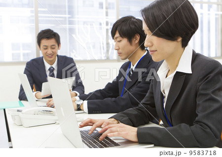 ビジネスマンイメージ 9583718