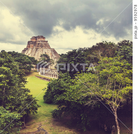 Uxmal Uxmal 9592978