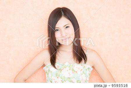 若い女性 若い女性 9593516