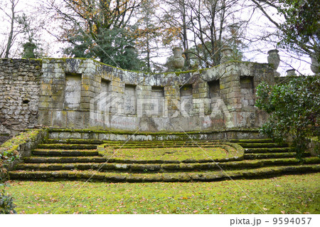 ボマルツォの怪物公園 ロトング ボマルツォの怪物公園 ロトング 9594057