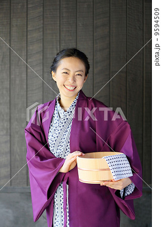 温泉・女性 9594509