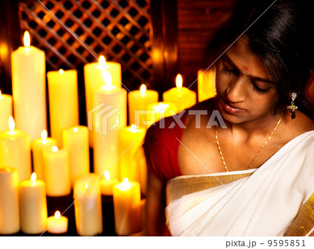 Woman do Ayurvedic spa treatment. Woman do Ayurvedic spa treatment. 9595851