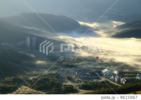 トマムの朝 9615067