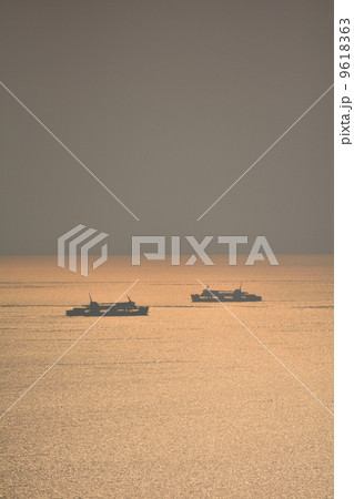 カーフェリー縦 9618363