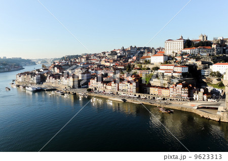 リスボンの大河、テージョ川（タホ川） 9623313