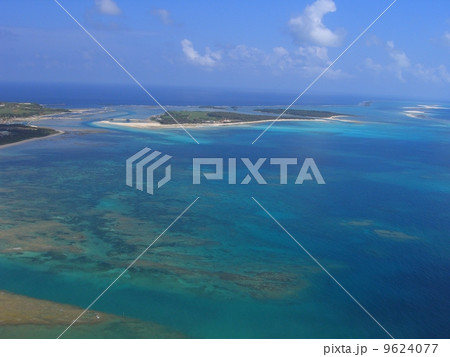 奥武島(久米島町)全景(空撮) 奥武島(久米島町)全景(空撮) 9624077