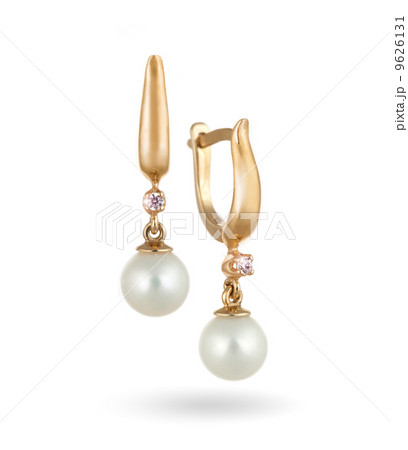 Beautiful Gold Earrings with Diamonds and Pearls / Isolated Beautiful Gold Earrings with Diamonds and Pearls / Isolated 9626131