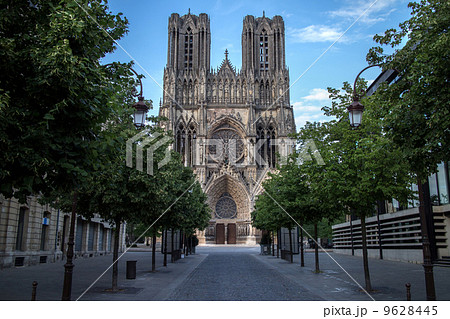 Cathedral Notre Dame in Reims, France 9628445