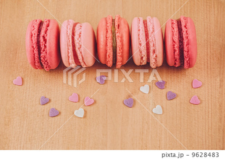 strawberry, raspberry and rhubarb macaroons 9628483