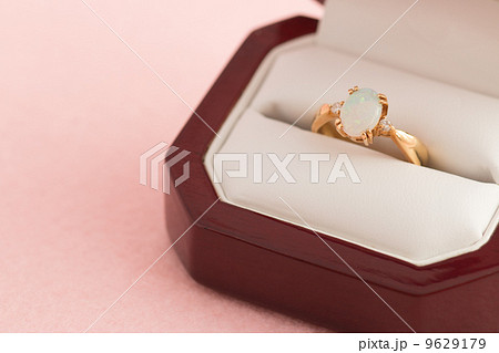 オパールの指輪 9629179