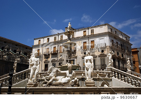 Fontana Pretoria in Palermo, Sicily is 9630667