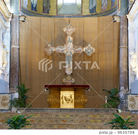 The interior Cathedral-Basilica of Cefalu 9630708