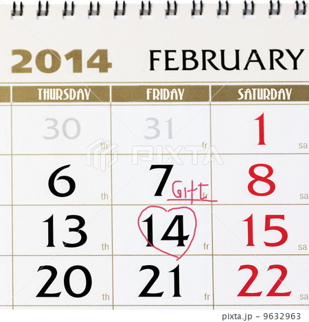 Calendar page with red heart on February 14 2014. 9632963