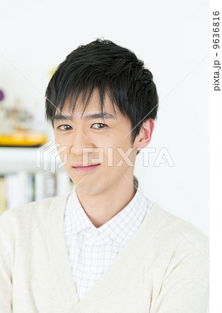 爽やかな男性 9636816