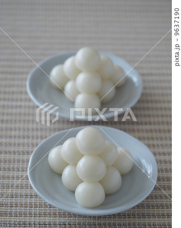 お供えの積み団子 9637190