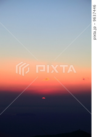 初日の出　伊豆スカイラインからの初島　熱海　１月１日撮影 9637446