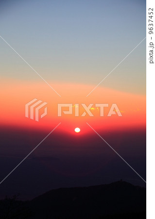 初日の出　伊豆スカイラインからの初島　熱海　１月１日撮影 9637452