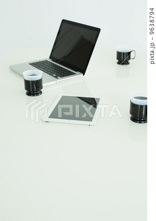 会議テーブル 9638794