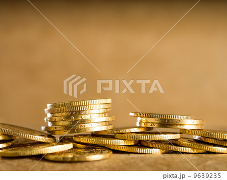 Lots of gold coins 9639235