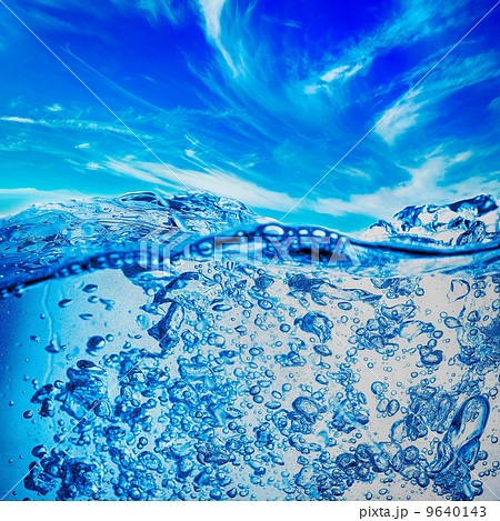 bubbles and water 9640143