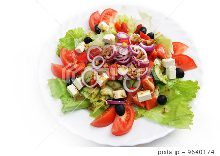 salad with fresh vegetables 9640174