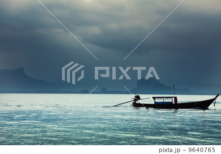 fishing boat 9640765