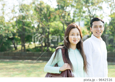 公園の男女 公園の男女 9642516