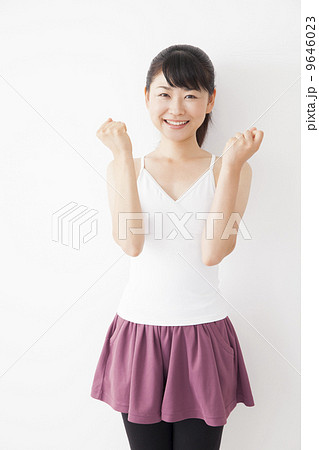 スポーツウェアの女性　　 9646023