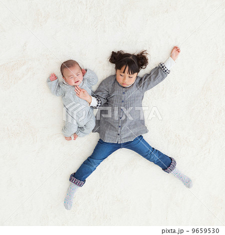 きょうだい（生後３ヶ月と５歳） 9659530