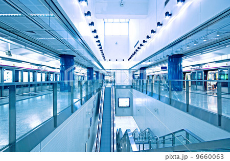 train station platform 9660063