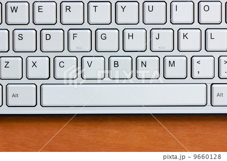 Keyboard on the table 9660128