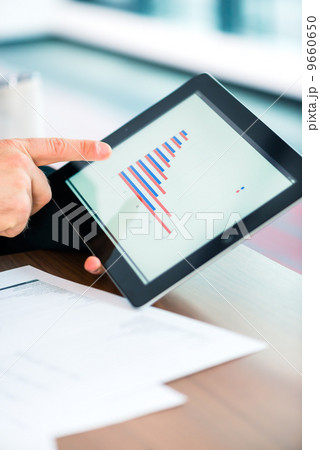 Business - Businessman working with tablet Computer 9660650