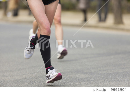 女子マラソンランナー 女子マラソンランナー 9661904